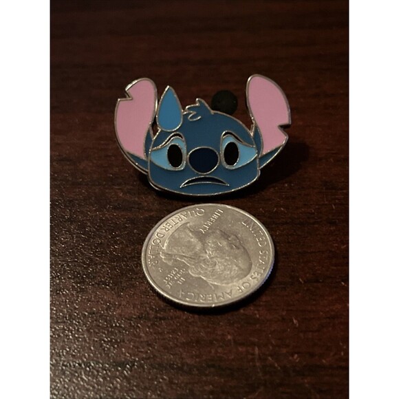 Disney Stitch Emoji Blitz Nervous‎ Sweatdrop Booster Trading Pin - Picture 2 of 4